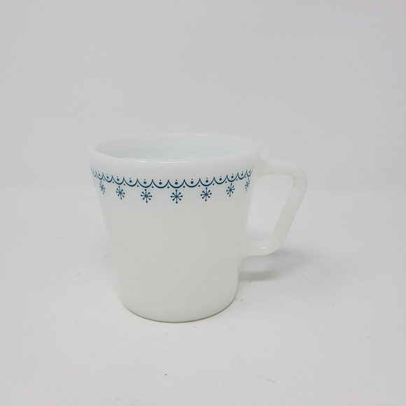COPY - VTG Pyrex Milk Glass Coffee Mugs Butterfly Gold/Spring Blossom/Snowflake… - Picture 7 of 8